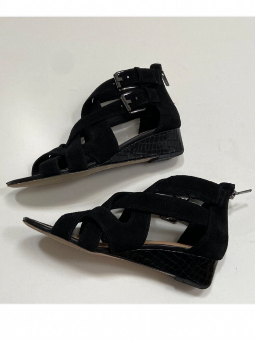 Donald Pliner Suede Gladiator Croc Buckle Sandal Shoe 7.5 M